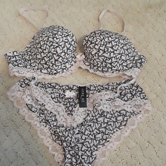 Pink heart print Valentine's day bra and panty set - Picture 1 of 3